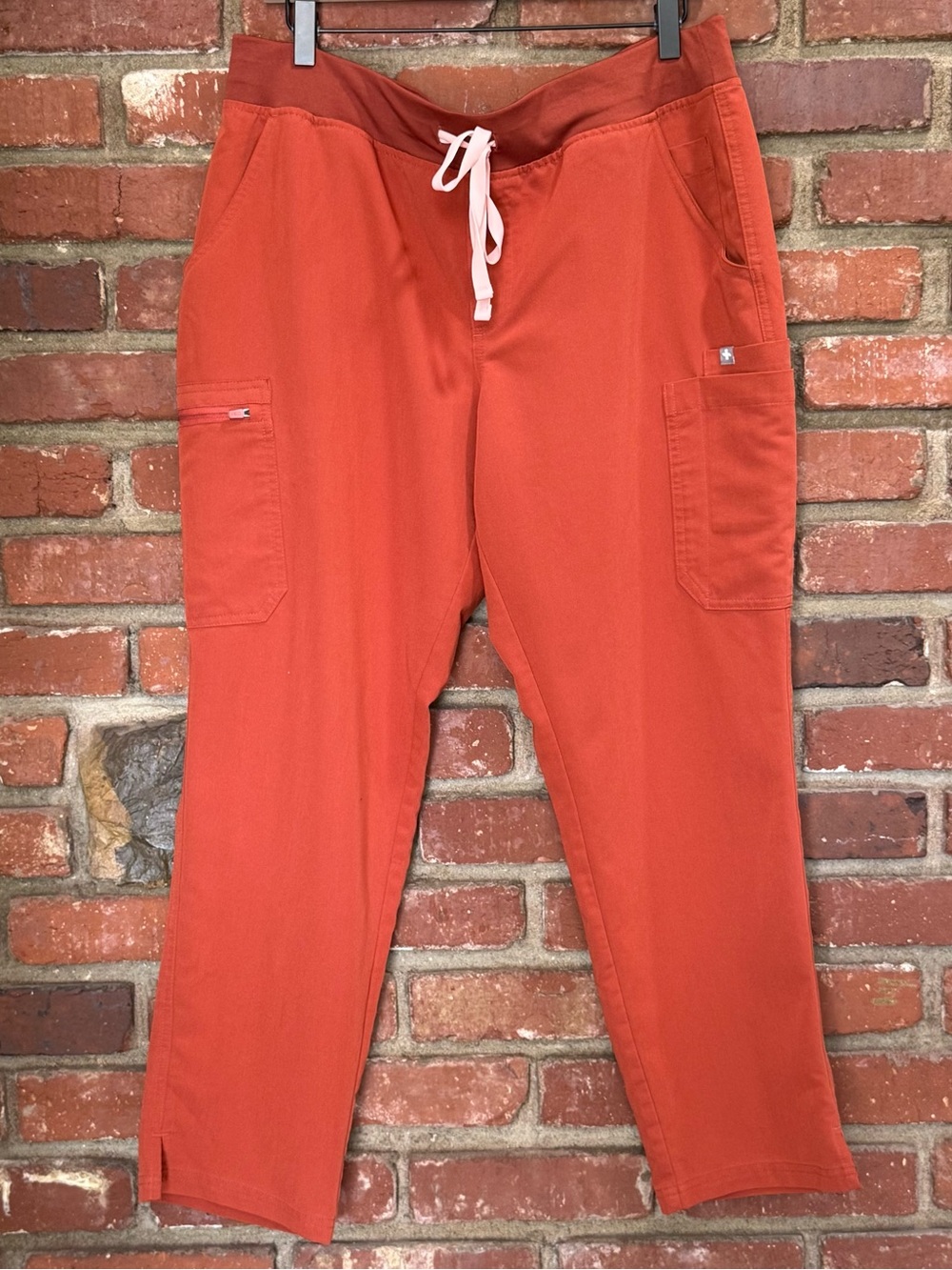 Figs women's orange scrub pants size XL/Petite style W23SW2018P